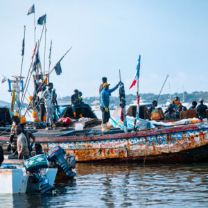 Coucher du Soleil La vie des pêcheurs à Dakar  – Bord de mer en pleine activité